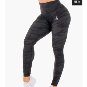 *Sold* Ryderwear Scrunch Bum High Wasted Leggings